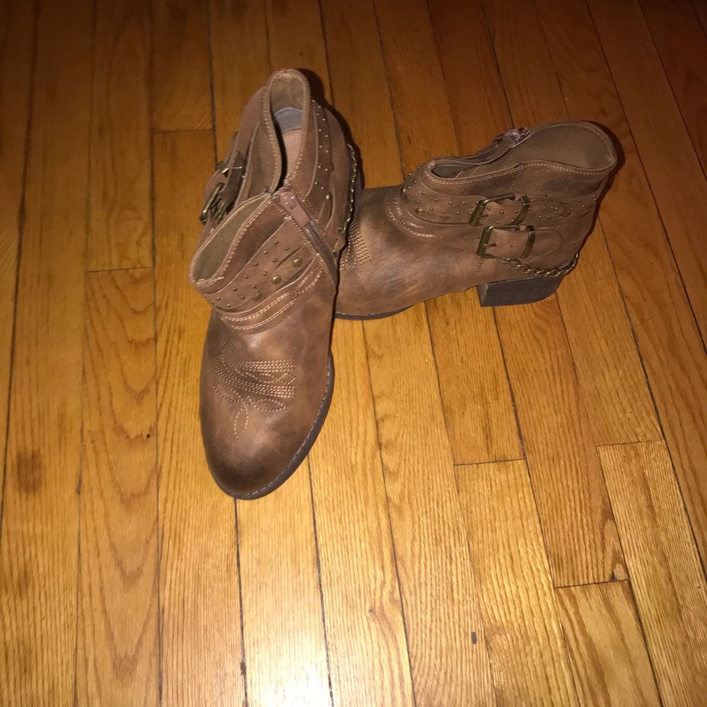 Low Top Brown Cowboy Boots with heel and buckles